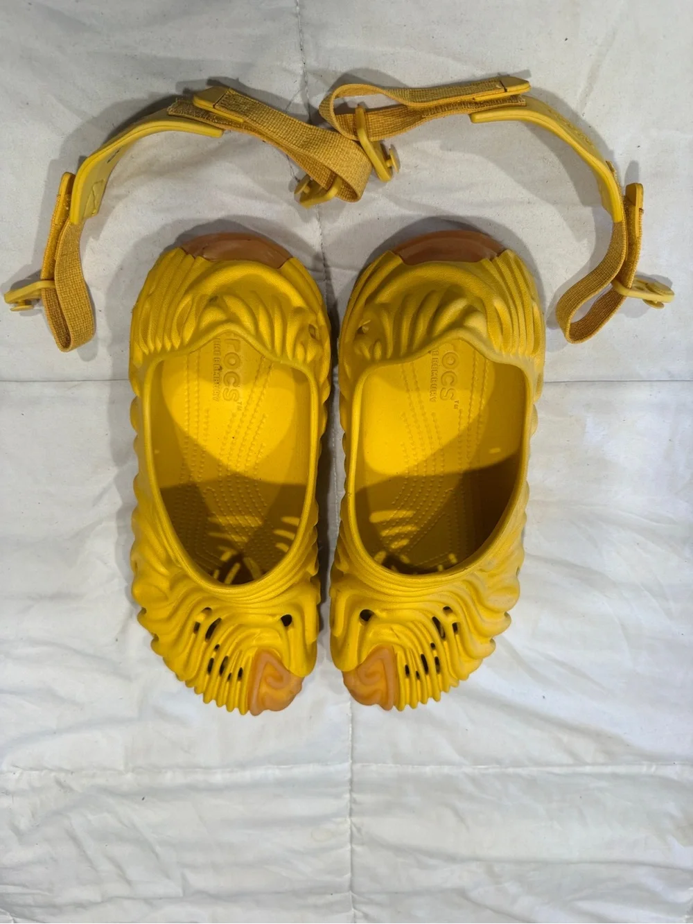 Salehe Bembury Crocs Yellow Foam Slip-On Sandals (YOLK)